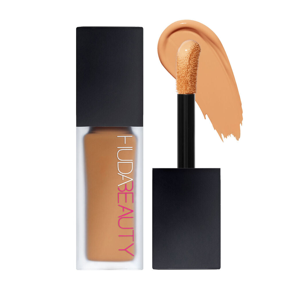 Sample Huda Beauty Concealer