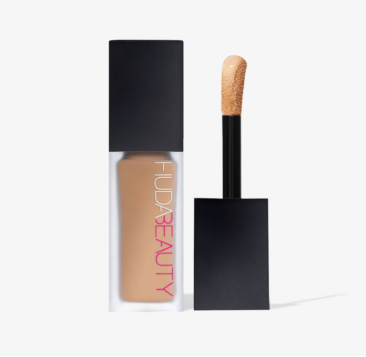 Sample Huda Beauty Concealer